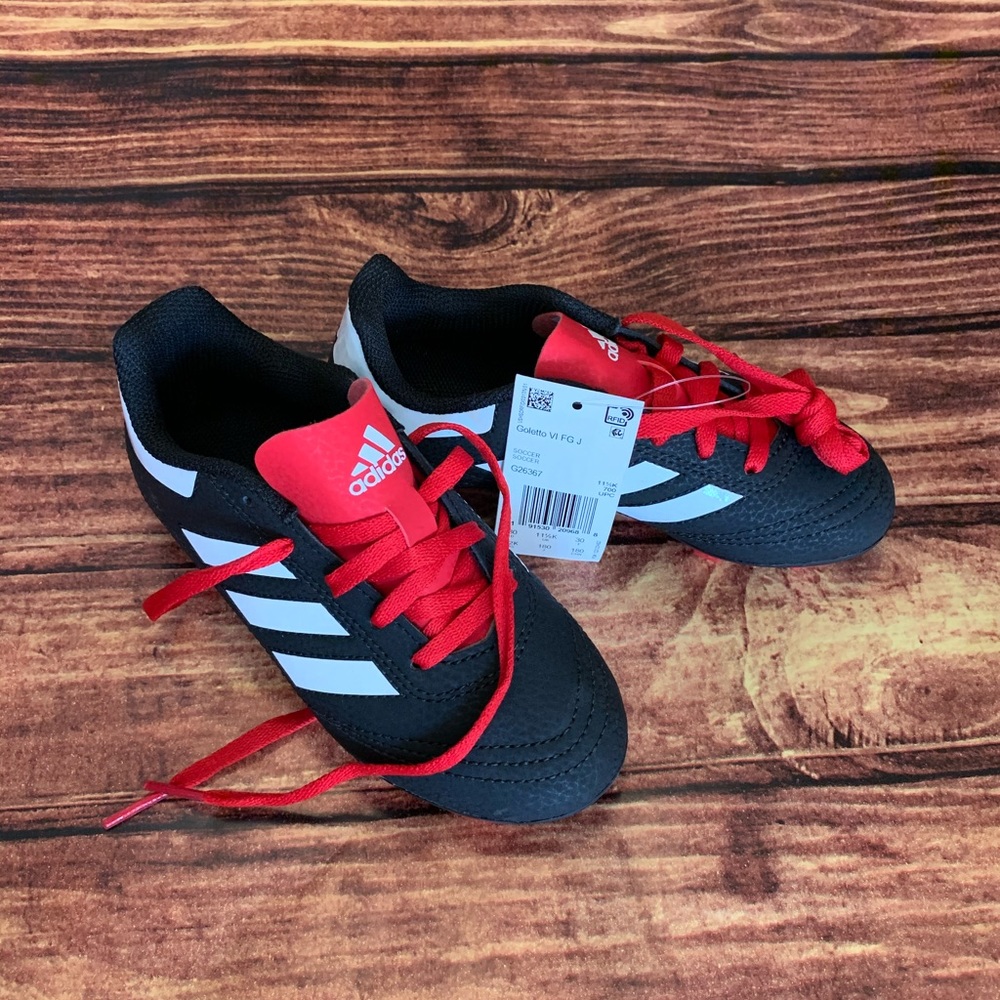 Soccer cleats